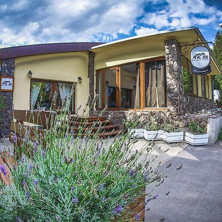 Penzion Artin Nitra Exteriör bild