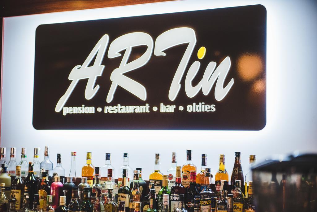 Penzion Artin Nitra Exteriör bild