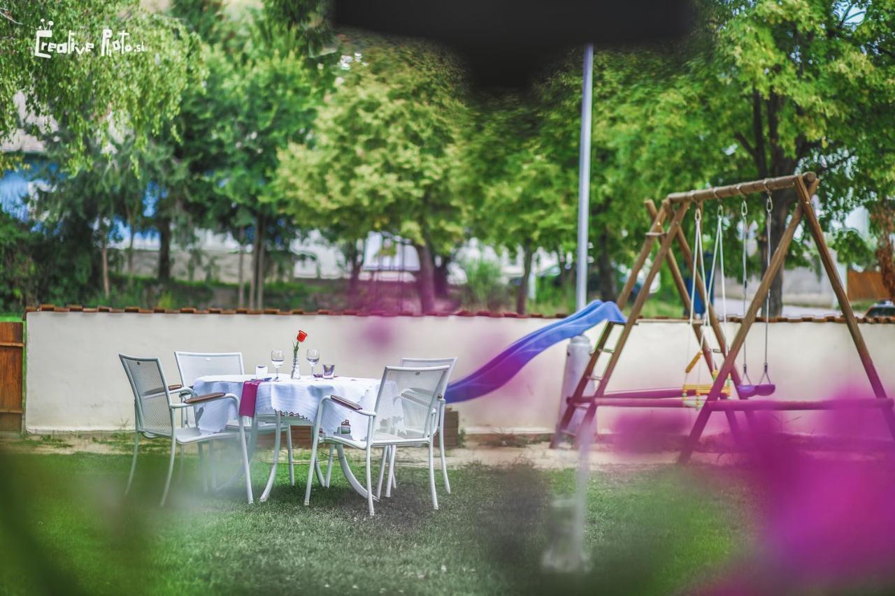 Penzion Artin Nitra Exteriör bild